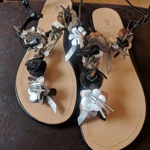 "Fontana" leather flower sandals